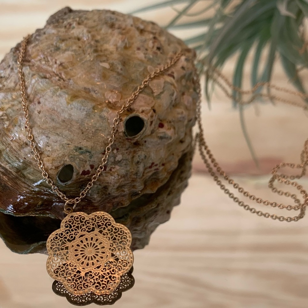 💠✨NEW✨ Dainty Mandala Necklace